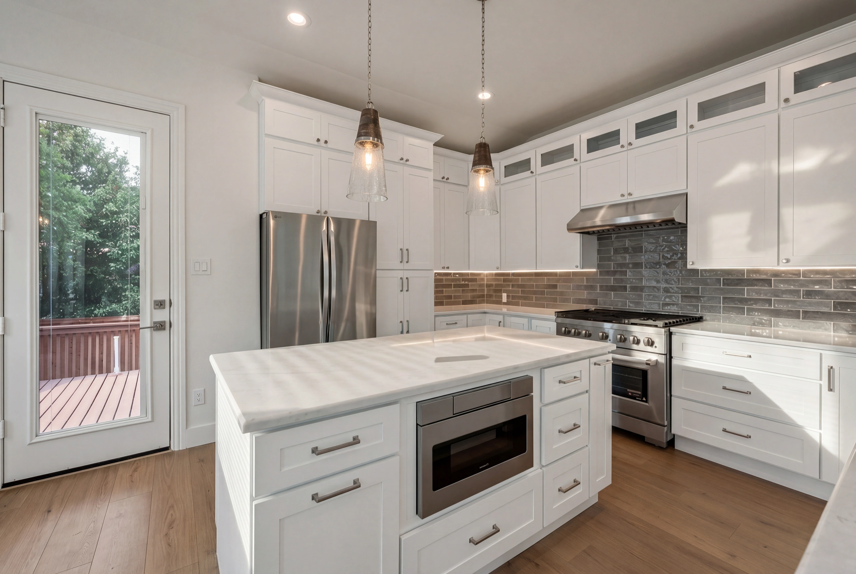 Kitchen microwave